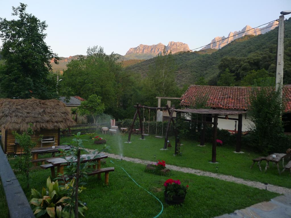Apartamentos Samelar Camaleño Buitenkant foto